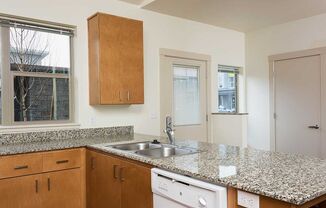 2 beds, 1.5 baths, 920 sqft, $1,600, Unit 89305-04