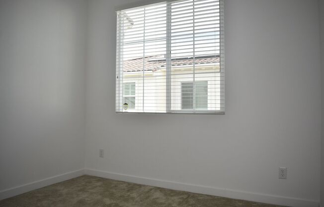 3 beds, 2.5 baths, $2,345