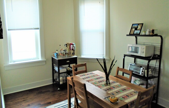 1329 W 18 ST