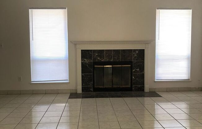 HALLOWEEN SPECIAL- 2 WEEKS FREE RENT!!Beautiful home in Turlock