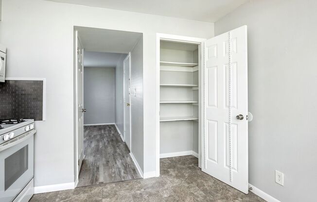 2 beds, 1 bath, 685 sqft, $1,075