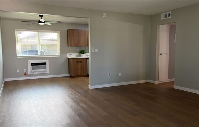 3 beds, 2 baths, 1,125 sqft, $3,350, Unit 82