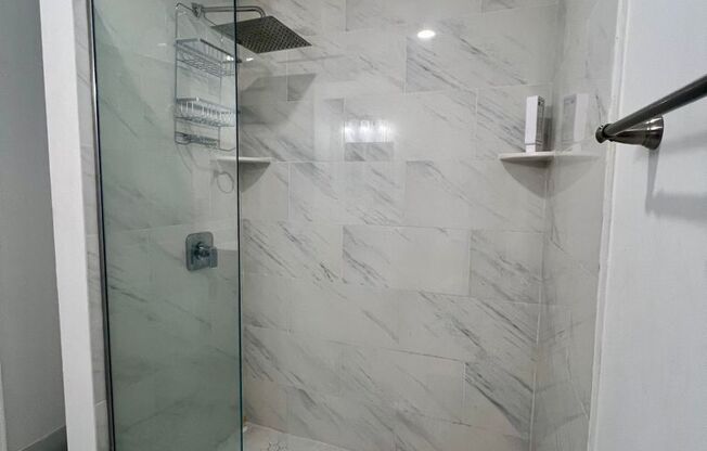 2 beds, 1 bath, 812 sqft, $1,495, Unit Unit 17