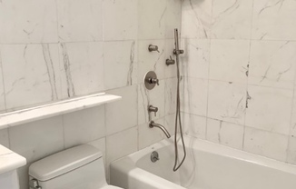 270 W 17 ST