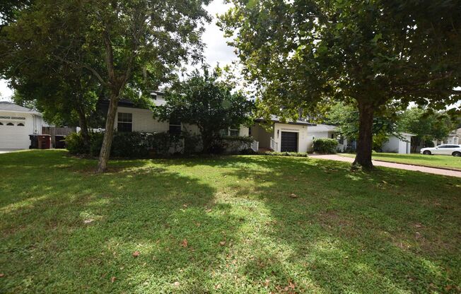 3 bedrooms/ 2.5 baths home for rent at 924 Boardman St. Orlando, FL 32804
