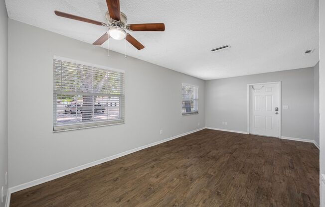 2 beds, 1 bath, 800 sqft, $1,595, Unit 621-4