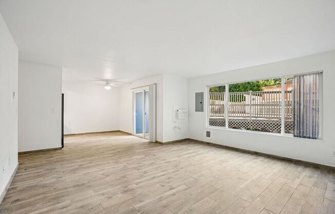 2 beds, 1 bath, 1,014 sqft, $2,135, Unit 98