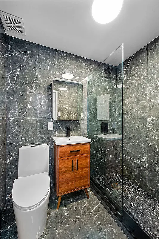 273 E 10 ST