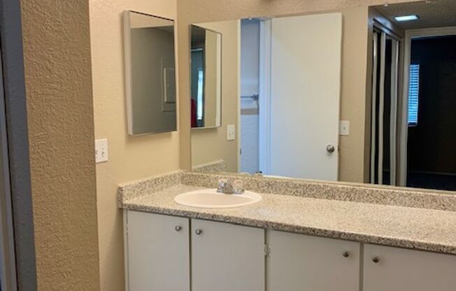 2 beds, 1 bath, 861 sqft, $1,695, Unit 101