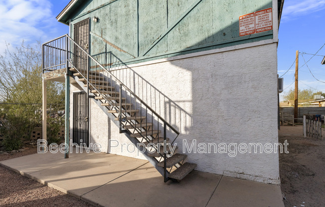 1040 N 28 ST