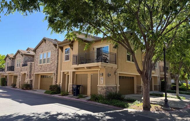3 Bed, 2½ Bath Two Story Condo in Natomas' Hampton Village