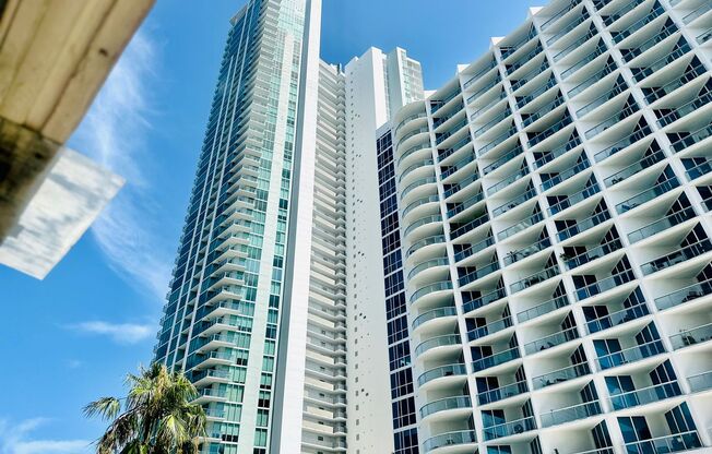 2 beds, 1 bath, $2,000, Unit 505-401