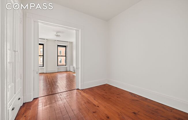 353 7 AVE