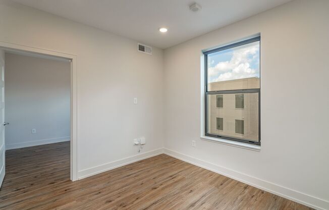 1 bed, 1 bath, $1,252, Unit 1050 N 4th St. Apt. 408