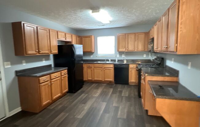 3 beds, 2 baths, $2,000