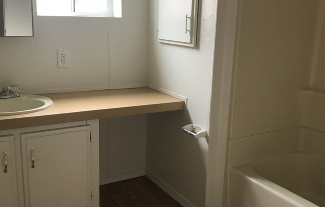 1 bed, 1 bath, 504 sqft, $1,450, Unit E-03