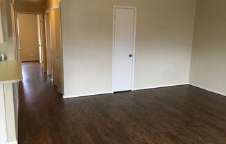 2 beds, 1 bath, $900