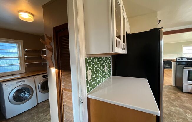 2 beds, 1 bath, $2,445, Unit #A