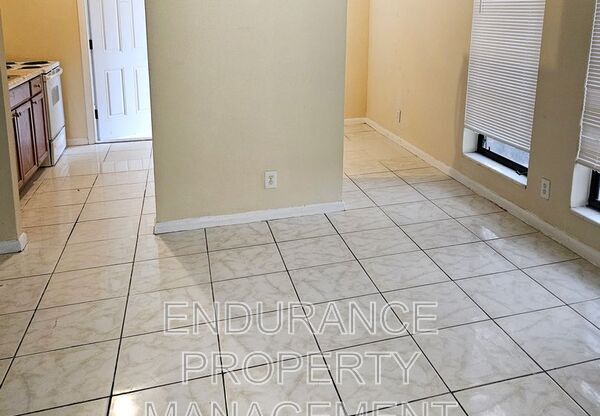 1321 W 25 ST