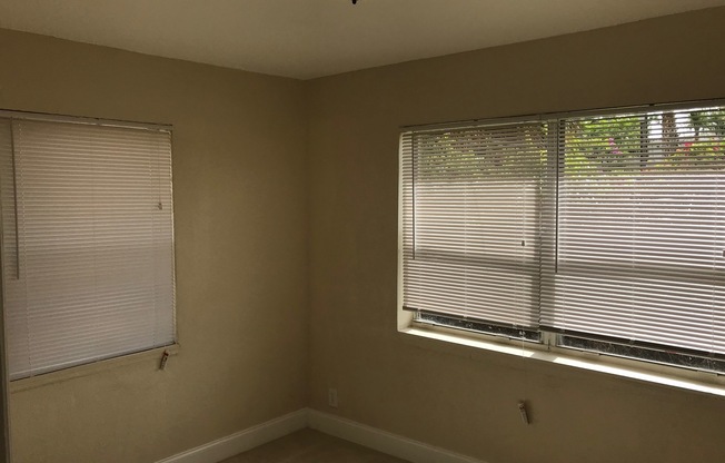 2 beds, 1 bath, $1,600