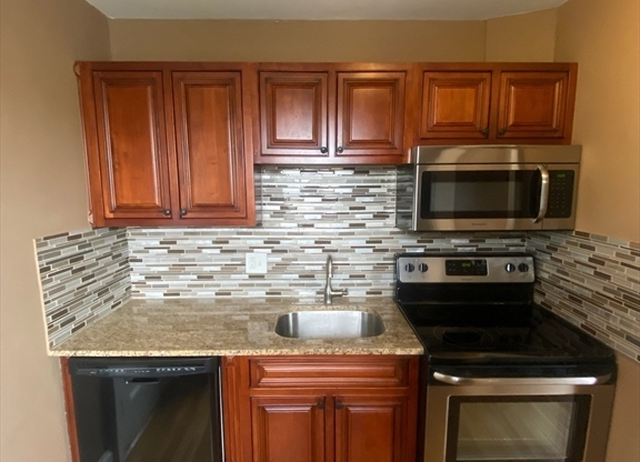 195 THOMAS BURGIN PKWY