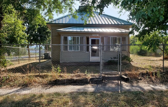 1528 Monroe Avenue, La Grande, Oregon 97850