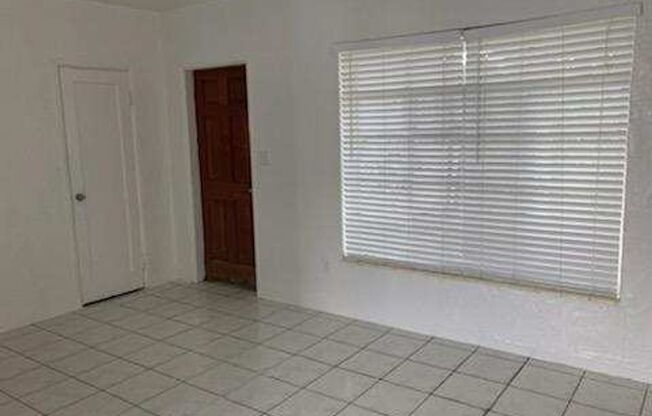 Studio, 1 bath, 500 sqft, $1,395, Unit 6