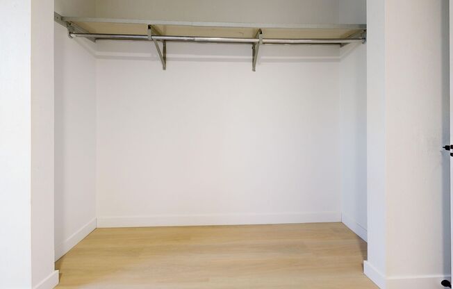 2 beds, 1 bath, 1,050 sqft, $995, Unit 215-201C