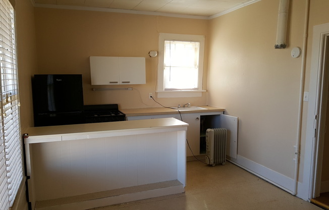 Studio, 1 bath, 250 sqft, $750, Unit 632 Harrison # 3