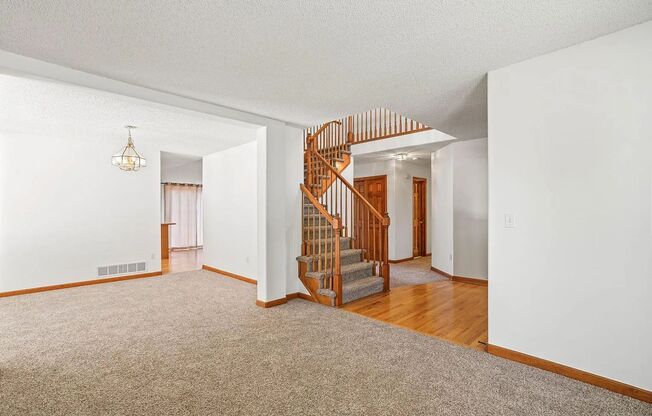 BEAUTIFUL 4 Bed 3 Bath Single Family Home in Superior
