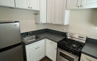 1724 E 4 ST