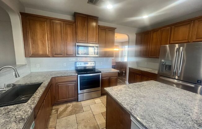 Rare Huge 5 Bedroom Off Crystal Falls