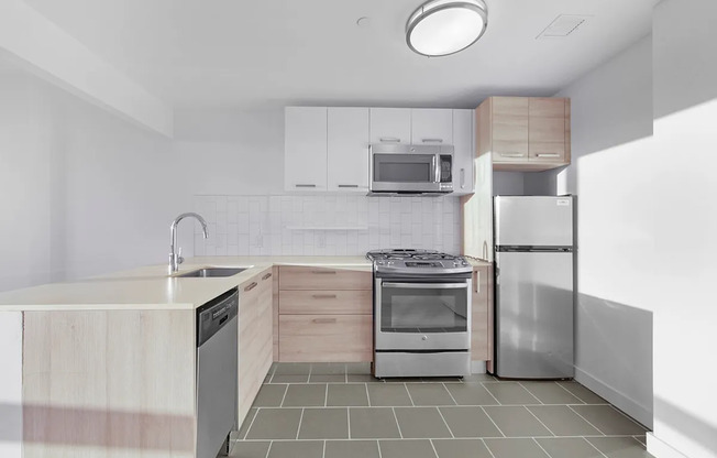 Studio, 1 bath, $2,795, Unit 18F