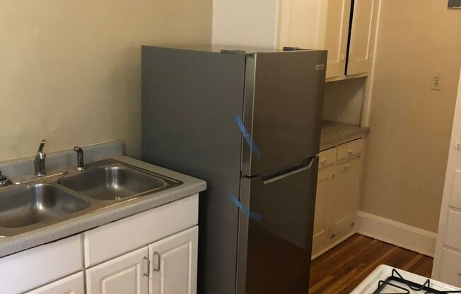 Studio, 1 bath, 475 sqft, $829, Unit 207