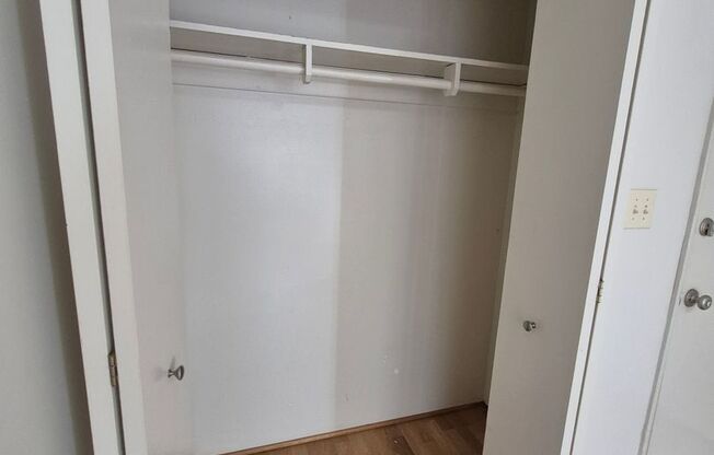 1 bed, 1 bath, 525 sqft, $1,200, Unit Unit #4
