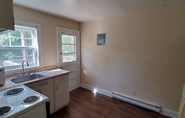 2 beds, 1 bath, $850