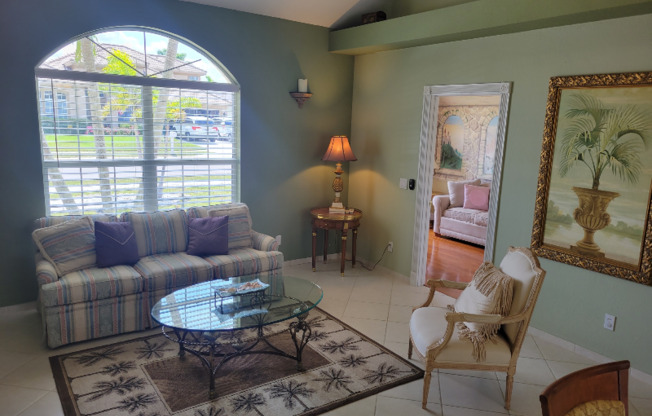 1961 E CROWN POINTE BLVD