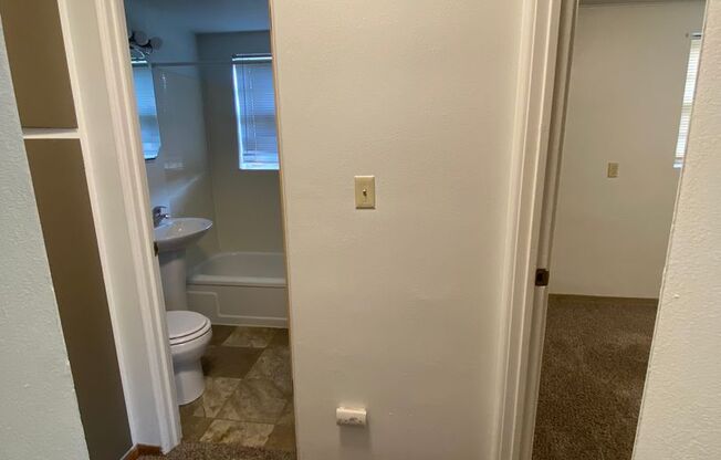 1 bed, 1 bath, 425 sqft, $695, Unit 06