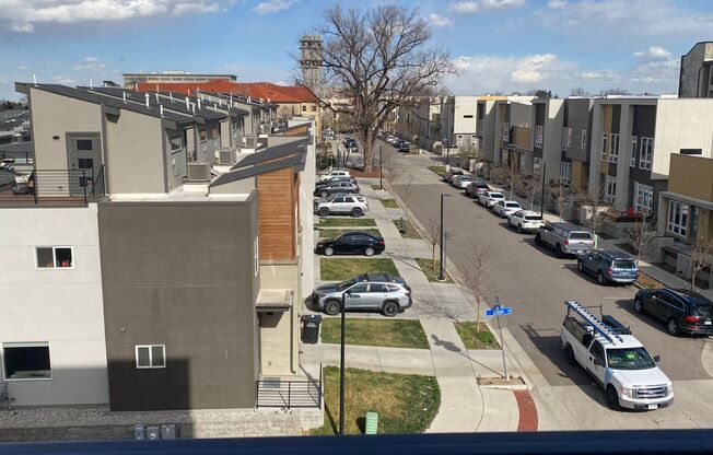 2 beds, 2 baths, 917 sqft, $2,790, Unit 416