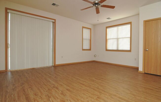 1 bed, 1 bath, 810 sqft, $1,450, Unit 213