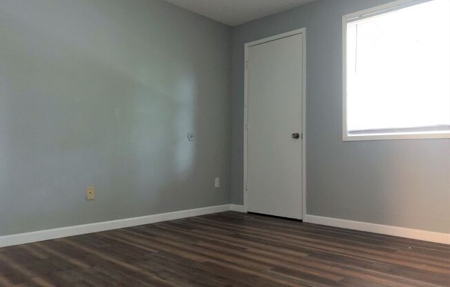 East 9Th Apartments