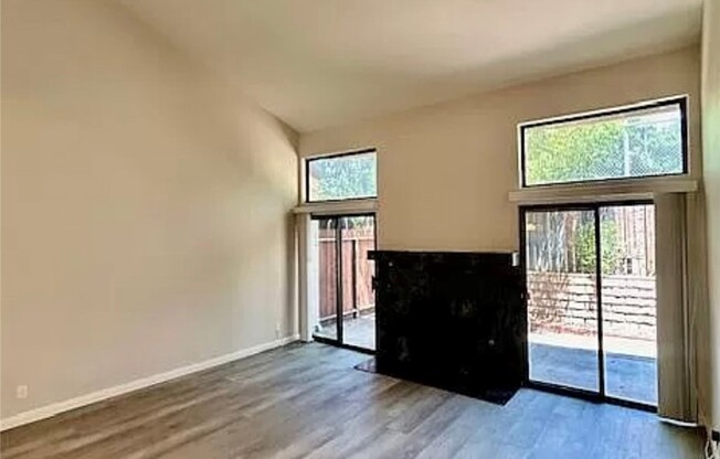 3 beds, 2.5 baths, 2,054 sqft, $3,995, Unit 18