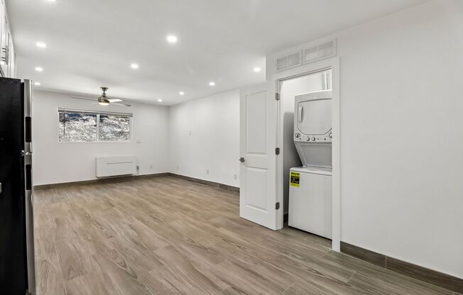 3 beds, 2 baths, 1,014 sqft, $3,115, Unit 38
