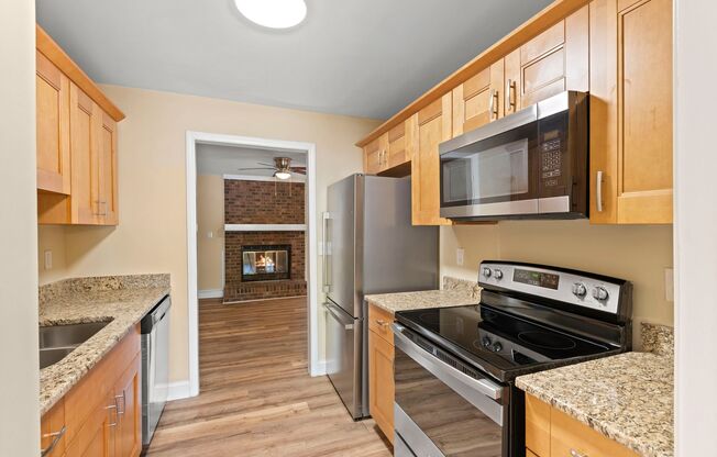 2 beds, 2.5 baths, $1,550, Unit Unit B