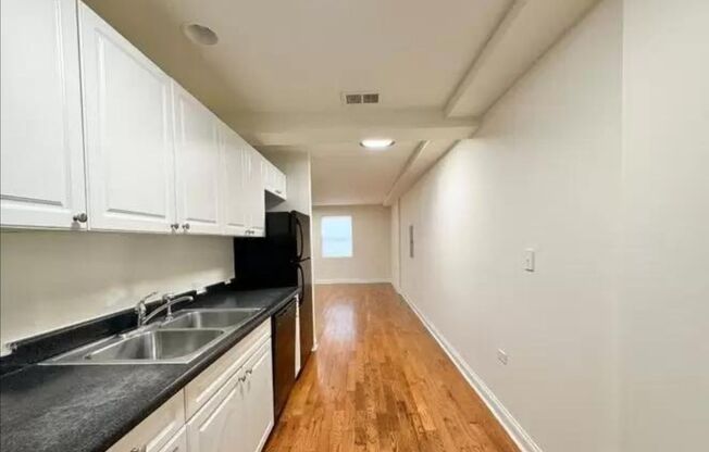 1 bed, 1 bath, 700 sqft, $1,350, Unit 1744-G