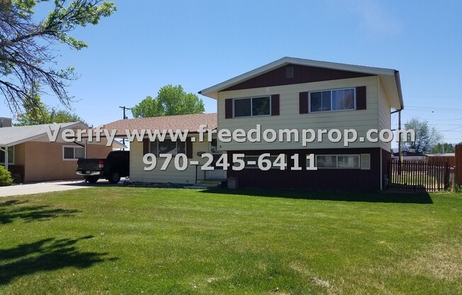 3 or 4 bedroom 2 bath house near Lincoln Park