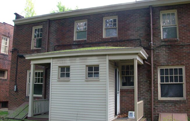*** Mt. Lebanon Duplex for Rent with Front and Back Porch * Pet Friendly Apartment * Walk to the T * Renovated ***
