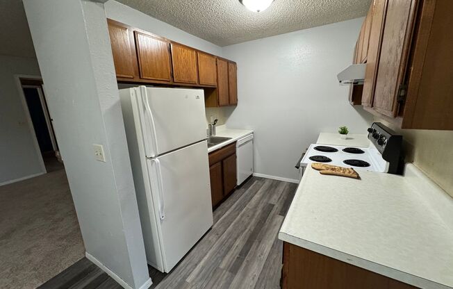 2 beds, 1 bath, 777 sqft, $800, Unit 1610 S Spring C