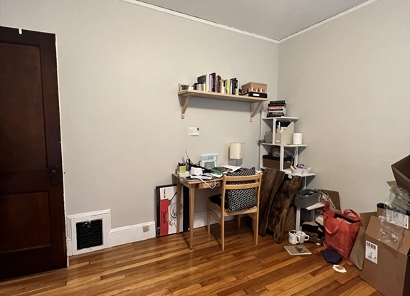 3 beds, 1 bath, $3,000, Unit 1