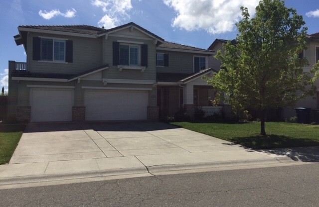 One Of A Kind - North Natomas 5/4 with FULL In-law Quarters (PLEASE READ ENTIRE AD BEFORE CALLING AGENT FOR A VIEWING)